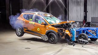 Dacia Sandero Crash Test [upl. by Assed874]